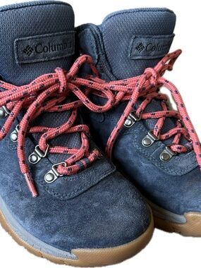 Columbia Navy Suede Hiking Boots with Coral Pink Laces